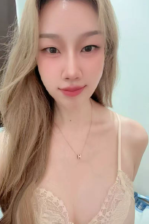 6860女孩.jpg